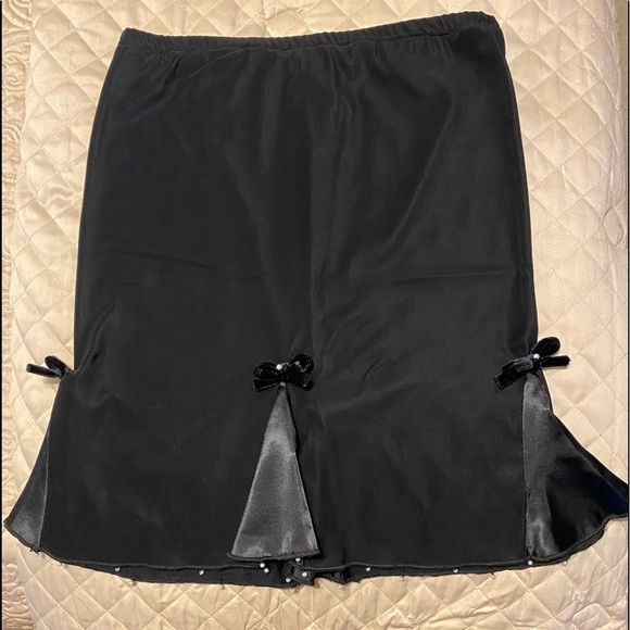 Black Rayon Skirt - Picture 2 of 4